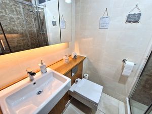 Photo 17- click for photo gallery